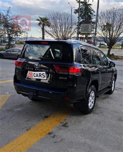 تۆیۆتا لاند کروزەر